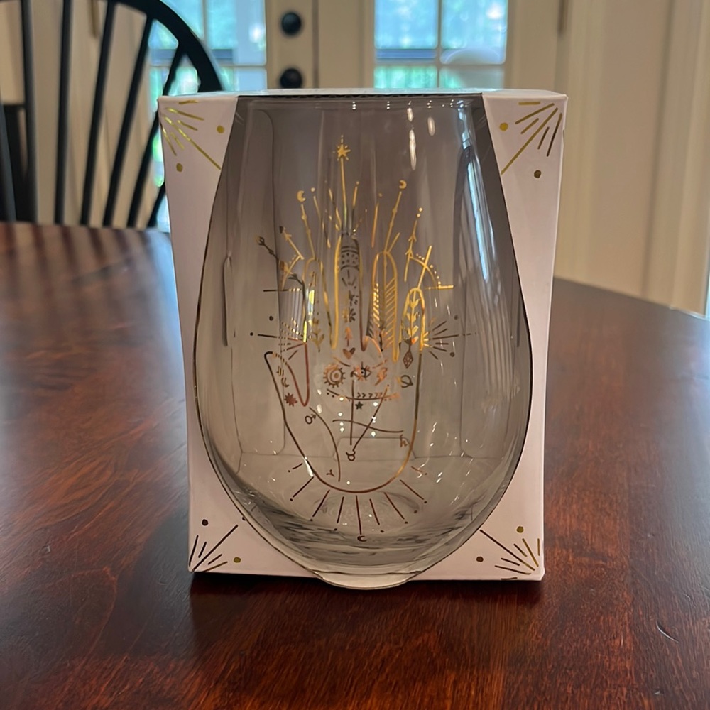 Party in a glass, wine glass NWT